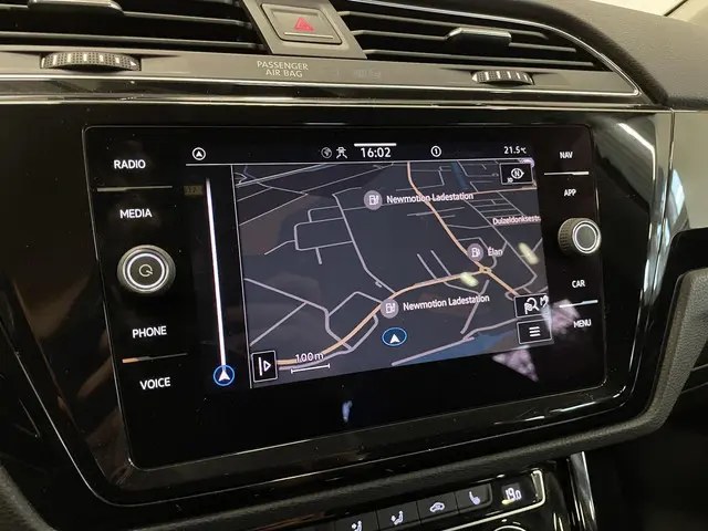 Volkswagen Touran 1.5 TSI DSG Highline  Navigatie  Parkeersensoren Cruise Control  Blind Spot Assist...