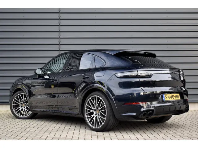 Porsche Cayenne Coupé 3.0 E-Hybrid 462pk Platinum Edition SportDesign | Pano | ACC | Trekhaak | 22''...
