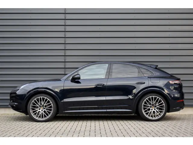 Porsche Cayenne Coupé 3.0 E-Hybrid 462pk Platinum Edition SportDesign | Pano | ACC | Trekhaak | 22''...