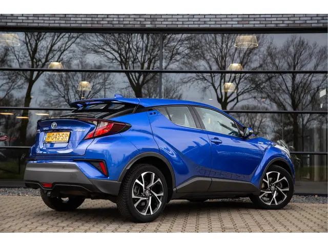 Toyota C-HR 1.8 Hybrid Dynamic ,  Achteruitrijcamera, Keyless