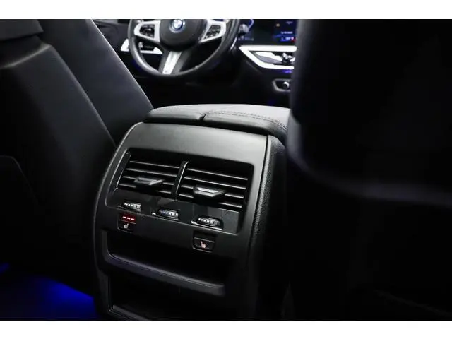 BMW X5 xDrive50e | PANORAMADAK | ACHTERBANKVERWARMING | INDIVIDUAL VOLLEDER MERINO | HEAD UP | 360 C...