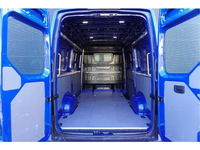 Volkswagen Crafter 180pk Automaat L3H3/L2H2 LED Apple Carplay Camera Navigatie Stoelverwarming Cruis...