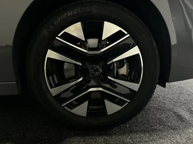 Peugeot e-208 EV Allure 50 kWh Warmtepomp | 3-fase lader | navigatie | zichtpakket Wordt verwacht 6...