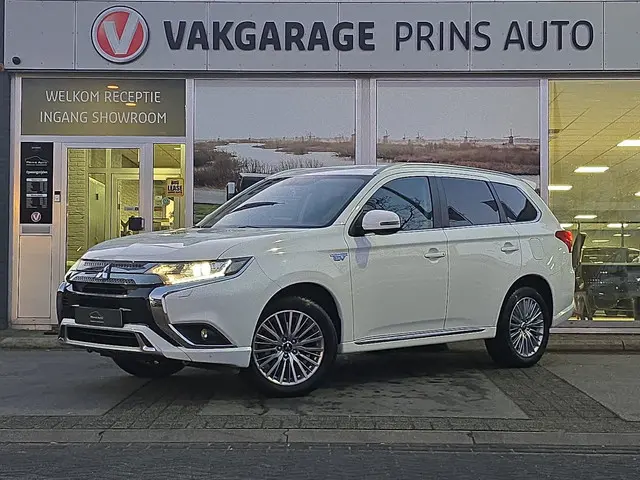 Mitsubishi Outlander 2.4 PHEV Intense+ |STOELVW|NAVI|TREKHAAK|CAMERA|CLIMA| 4072