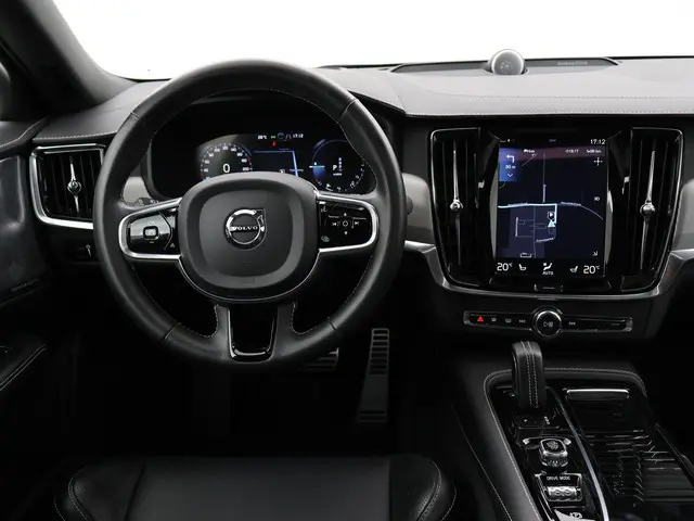 Volvo S90 2.0 T8 390 PK HYBRID AWD R-DESIGN POLESTAR BOWERS & WILKINS | SCHUIFDAK | TREKHAAK | LUCHT...