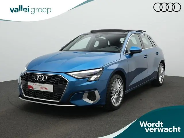 Audi A3 Sportback 30 TFSI 110 pk S-tronic Ambition | Panoramadak | Sportstoelen | Navigatie | Parkee...