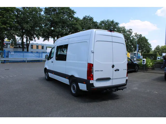Mercedes-Benz Sprinter 317 CDI L2H2 DC 3500 kg trekhaak, MBUX met camera, Geveerde stoel