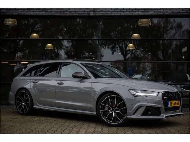 Audi RS6 Avant 4.0 TFSI Quattro Performance , Milltek, Keramisch, Panoramadak, Carbon, Nachtzicht, V...