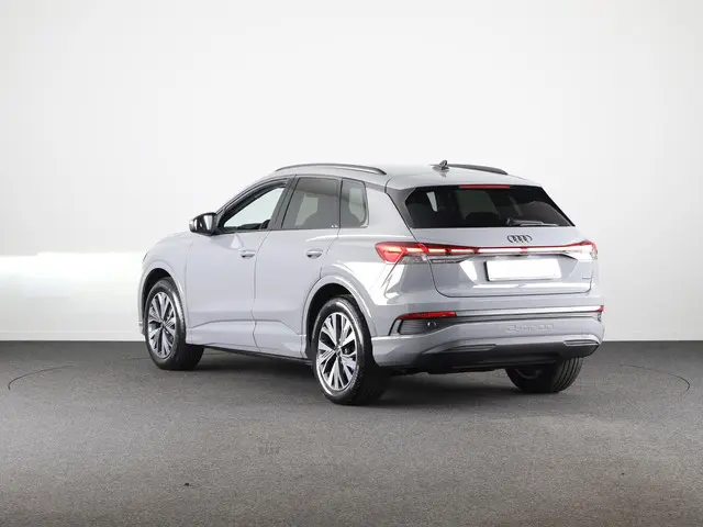 Audi Q4 e-tron 45 quattro Advanced edition 82 kWh 286pk | Assistentiepakket |Comfortpakket | Optiek...