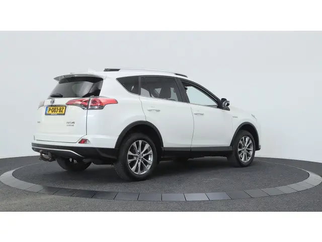 Toyota RAV4 2.5 Hybrid Style | Leder | Afn. Trekhaak | All Seasons |