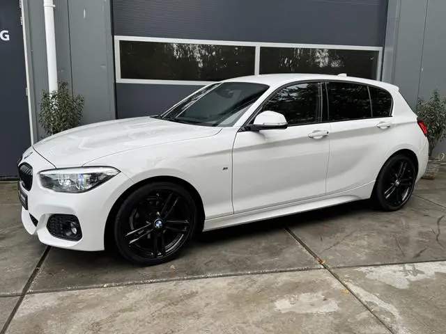 BMW 1-serie 118i 136pk Automaat Executive M Sport line PDC Navigatie LED