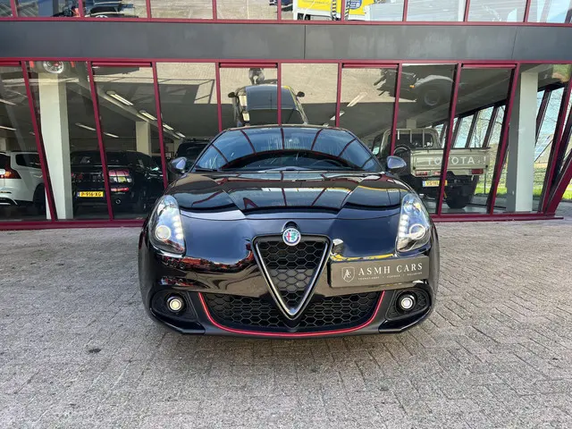 Alfa Romeo Giulietta 1.4 Turbo MultiAir Super | Org. NL | CC | Clima | Navi | Parkeer achter |