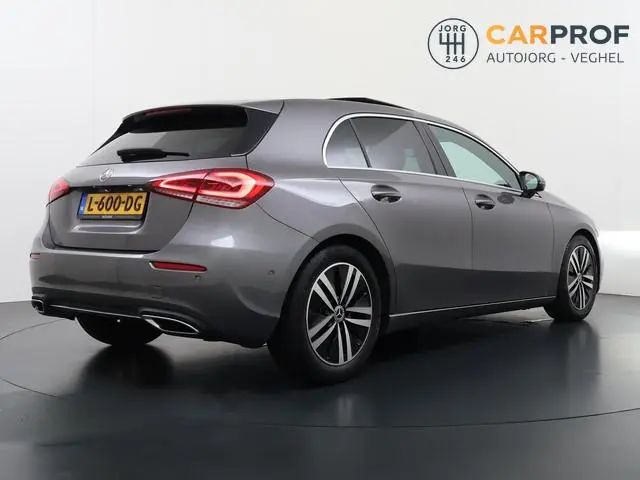 Mercedes-Benz A-klasse 180 Business Solution Luxury Panorama dak | Stoelverwarming | Navigatie | Cam...