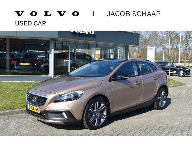 Volvo V40 Cross Country T4 180PK Automaat Summum | 1e eigenaar | Trekhaak | Panodak | Camera | Leder...