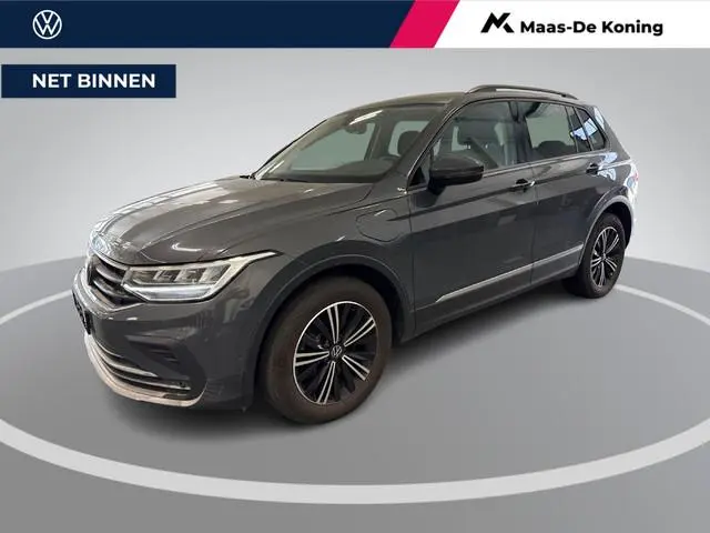 Volkswagen Tiguan 1.4 TSI 245pk DSG eHybrid Life Business · Inklap. Trekhaak · Stuur- & Stoelverwarm...