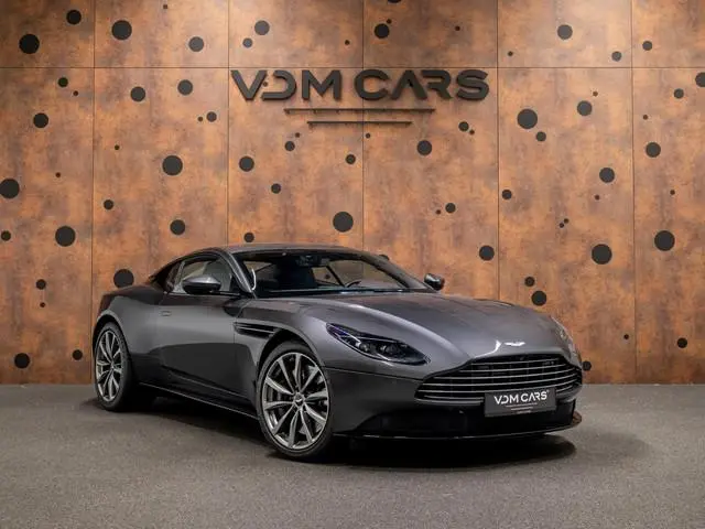 Aston Martin DB11