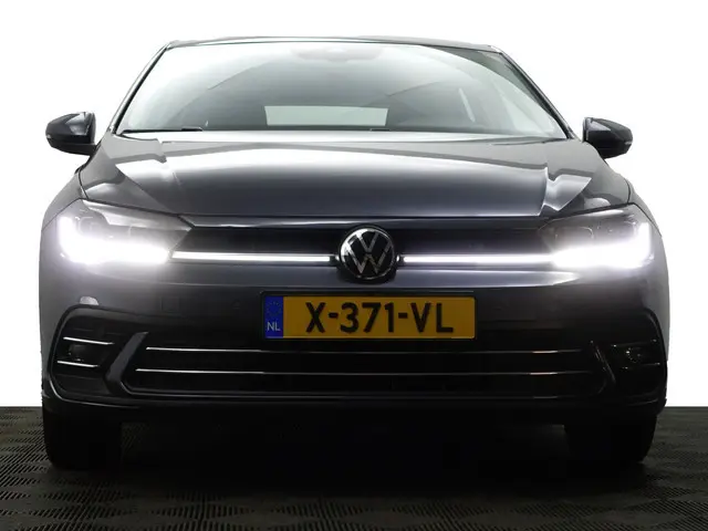 Volkswagen Polo 1.0 TSI R-Line Business Aut- IQ Lights, Carplay, Android Auto, Virtual Cockpit, Stoe...