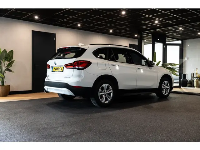 Bmw X1 xDrive25e High Exec. | Camera | Navi | Stoelverwarming |