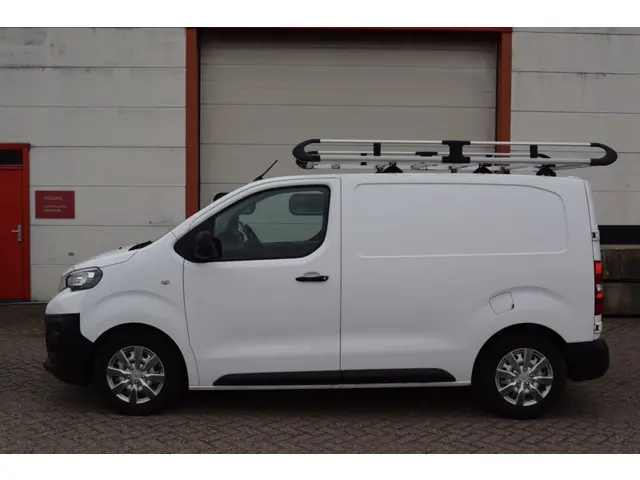 Peugeot Expert COMPACT 2.0 BlueHDI Premium AUTOMAAT CARPLAY CAMERA TREKHAAK