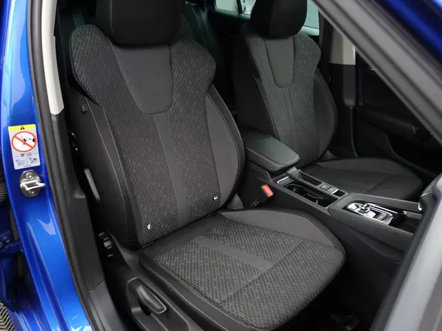 ŠKODA Octavia Combi 1.0 e-TSI Business Edition Plus Aut- Carplay, Sfeerverlichting, Virtual Cockpit,...