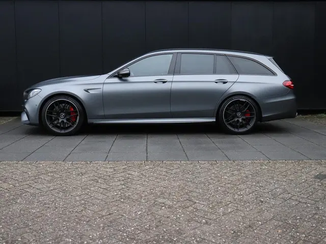 Mercedes-Benz E-klasse Estate AMG 63 S 4MATIC Premium Plus | PANO-DAK | SPORTSTOELEN | LEDER | MEMOR...