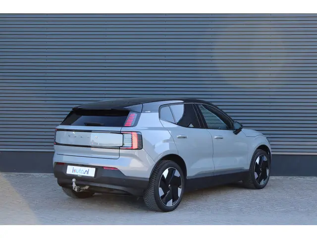 Volvo EX30 Extended Range Plus 69 kWh Harman Kardon/Keyless/Camera/BLIS/Trekhaak wegkl./19"
