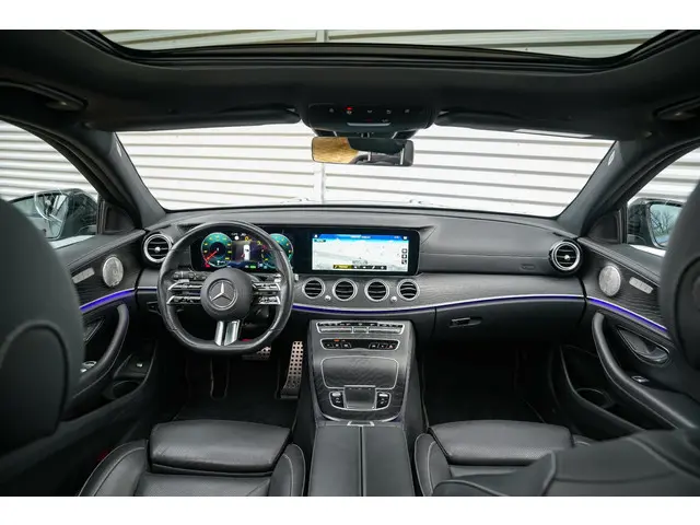 Mercedes-Benz E-klasse E300 de Panodak Burmester 360 Camera HUD Trekhaak Keyless