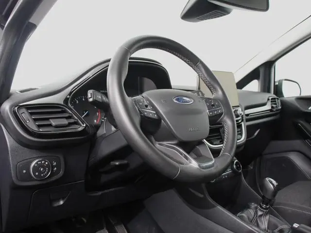 Ford Fiesta 1.0 125pk Titanium Navigatie Climate control Led Parkeer sensoren Lichtmetalen velgen Cr...
