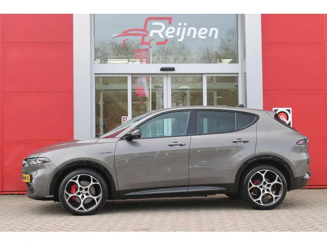 Alfa Romeo Tonale 1.5T Hybrid 160PK VELOCE | PREMIUM PACK: LEDEREN BEKLEDING/GEVENTILEERDE VOORSTOEL...
