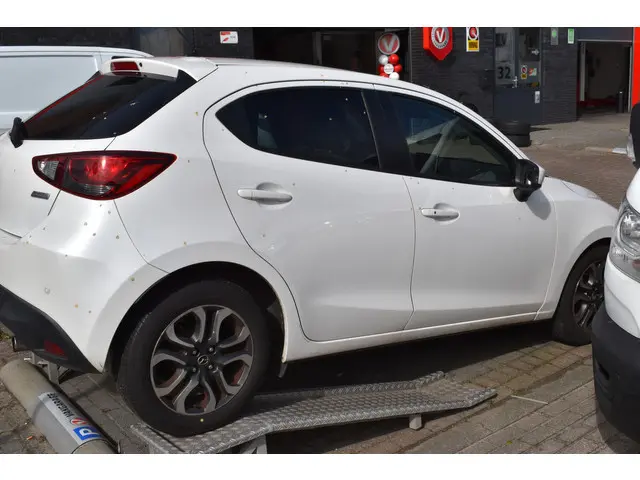 Mazda 2 1.5 Skyactiv-G Skylease GT Leer Navi Stoelverwarming Keyless
