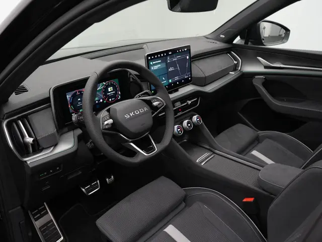 Skoda Kodiaq 1.5 TSI 204 pk PHEV Sportline Business | Panoramadak | Geheugenstoelen | Matrix LED | A...
