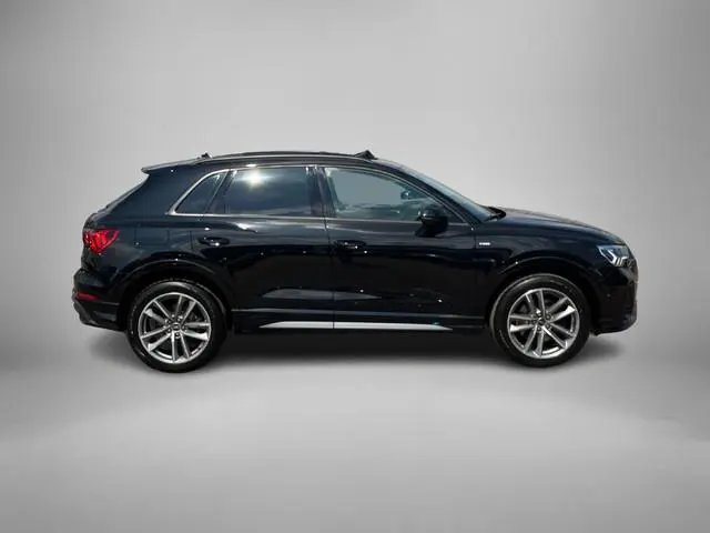 Audi Q3 45 TFSIe 180kW/245PK S Line · Panoramadak · Drive select · Camera + Parkeersensoren