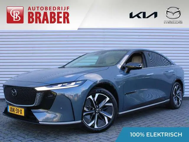 Mazda 6e Takumi 68.8 kWh | Stuur-/stoelverwarming + ventilatie | Pano | Camera rondom | Elek. stoelverstelling + achterklep | 19" LM | Cruise adapt. |