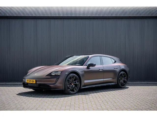 Porsche Taycan Cross Turismo 4 | 93kWh | SOH 91% | Luchtvering | Panoramdak