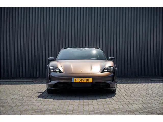 Porsche Taycan Cross Turismo 4 | 93kWh | SOH 91% | Luchtvering | Panoramdak