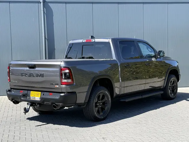 Dodge Ram 1500 5.7 V8 4x4 / REBEL / DIGITALE COCKPIT / BACKFLIP / PRINS LPG / 3.500 KG AHG / CAMERA...