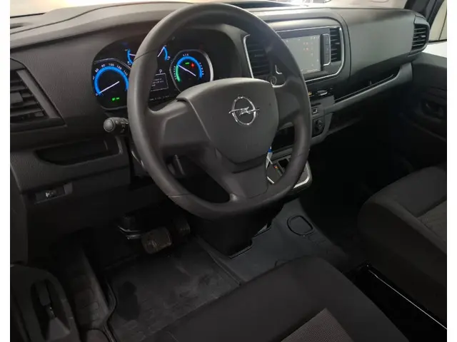 Opel Vivaro Combi Electric L2 50 kWh 8 persoons / camera / Cruise / Carplay