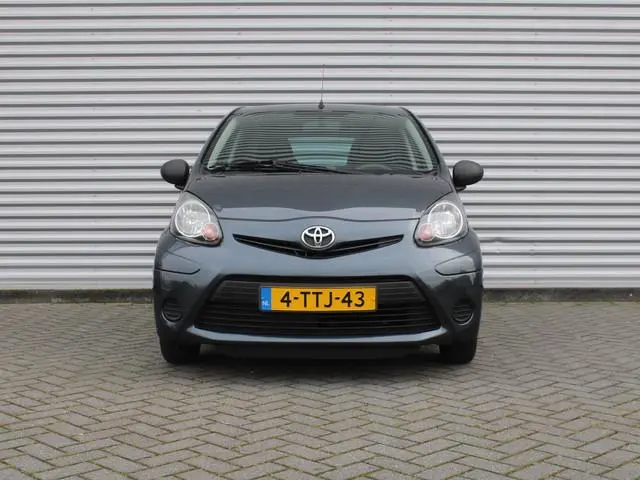 Toyota Aygo 1.0 VVT-i Now | Navi | Airco | Weinig km | All seasons | Nw APK | Centrale deurvergrende...