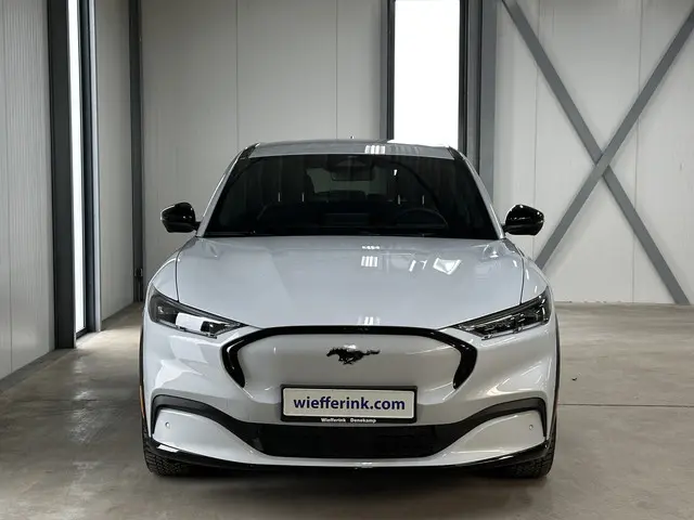 Ford Mustang Mach-E Extended Premium RWD 98 kWh