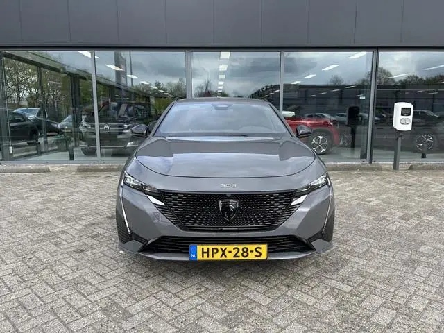 Peugeot e-308
