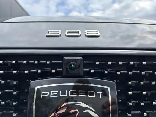 Peugeot e-308