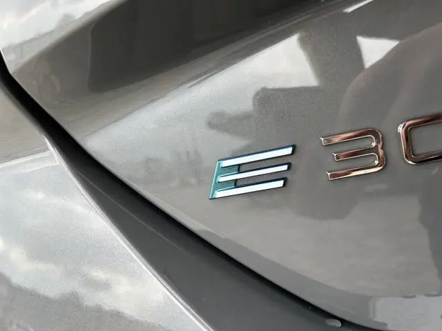 Peugeot e-308