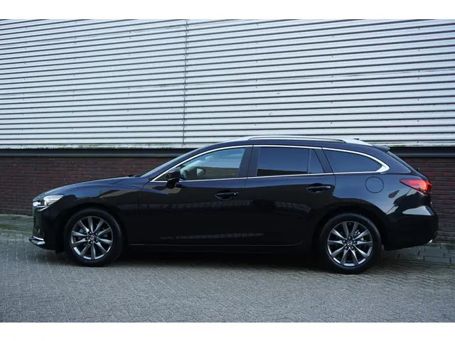 Mazda 6 Sportbreak 2.0 SkyActiv-G 165 Zwart metallic/Trekhaak/Head-Up /Nederlandse auto.