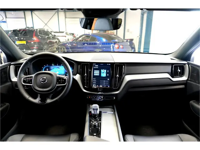 Volvo XC60 2.0 T8 AWD 335kW/456pk Aut8 Plug-in hybrid Plus Black Edition PANORAMADAK + HARMAN/KARDON...