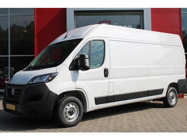 Fiat Ducato 33 2.2 MultiJet 140PK L3H2 | NIEUWE BUS! BPM VRIJ! | ACHTERUITRIJ CAMERA | APPLE CARPLAY/ANDROID AUTO | 3-ZITS | CRUISE CONTROL | CLIMATE CONTROL | DAB+ RADIO | DIGITALE COCKPIT |