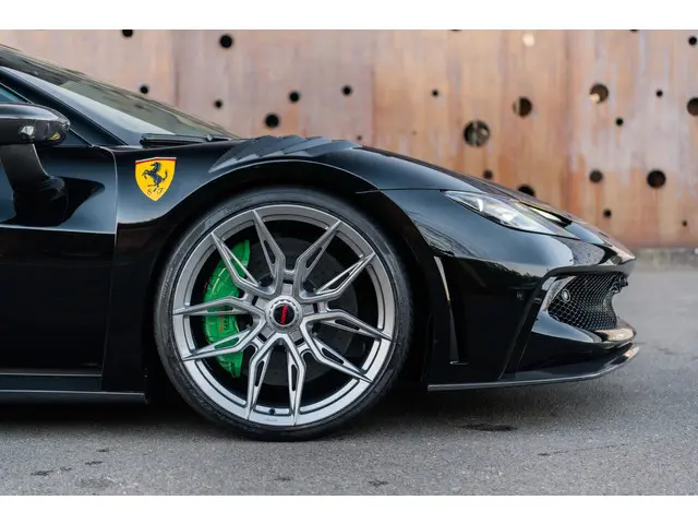 Ferrari 296