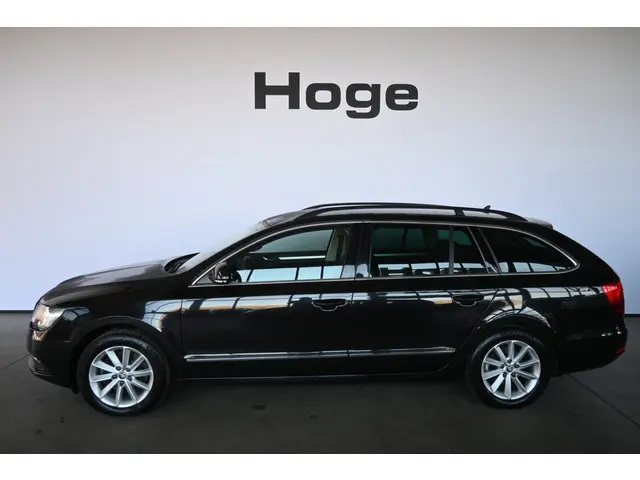 ŠKODA Superb Combi 1.8 TSI Ambition Automaat Clima Navigatie Cruise Control Trekhaak Inruil Mogelijk...