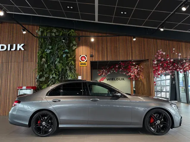 Mercedes-Benz E-klasse 200 Business Solution AMG Pannorama 360camera