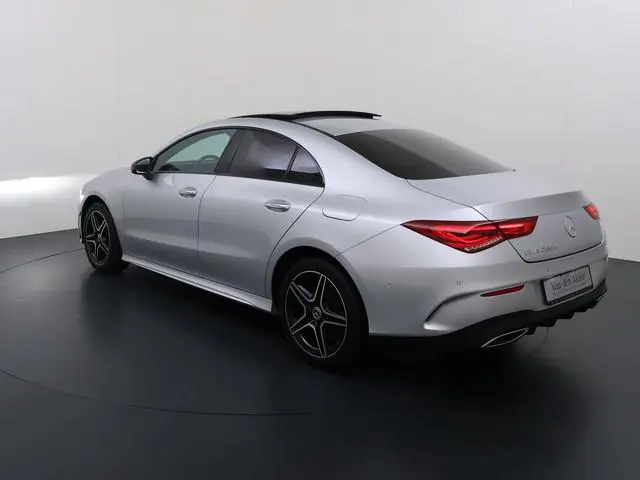 Mercedes-Benz CLA-klasse 250e AMG // SoH 93,9% // Panoramadak // Nightpakket // Sfeerverlichting //...