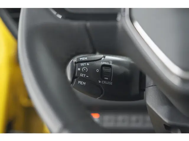 Peugeot 208 PureTech 75 Active Pack | Parkeersensoren | Apple Carplay | Airco